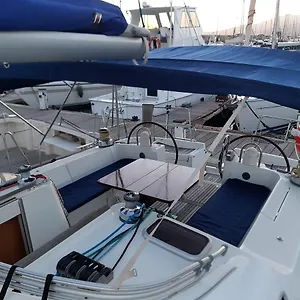 Botel Erima, Puerto Calero